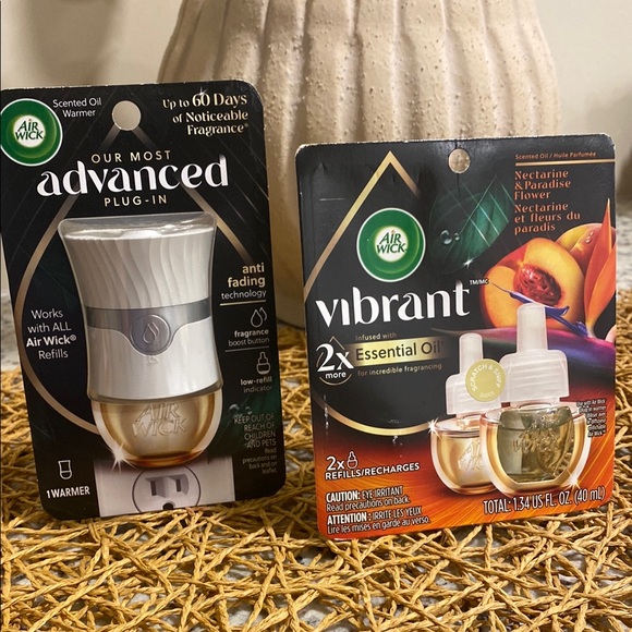 Bundle of 2- New Air Wick Advanced Plug-In & 2 Pack Nectarine & Paradise Flower - Picture 1 of 4